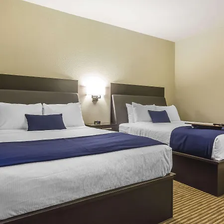 Quality Inn & Suites Moose Jaw Exterior photo