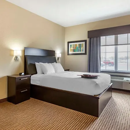 Quality Inn & Suites Moose Jaw Exterior photo
